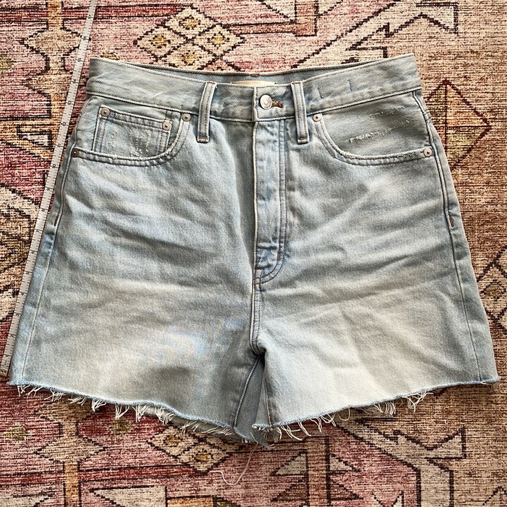 The Momjean Short